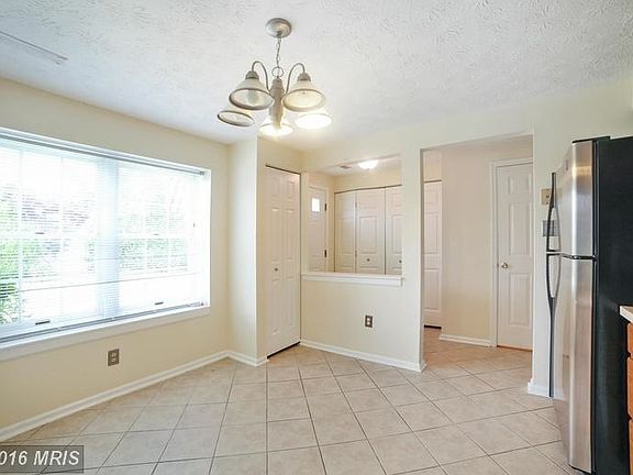 3rd image of 13 Leatherwood Ct