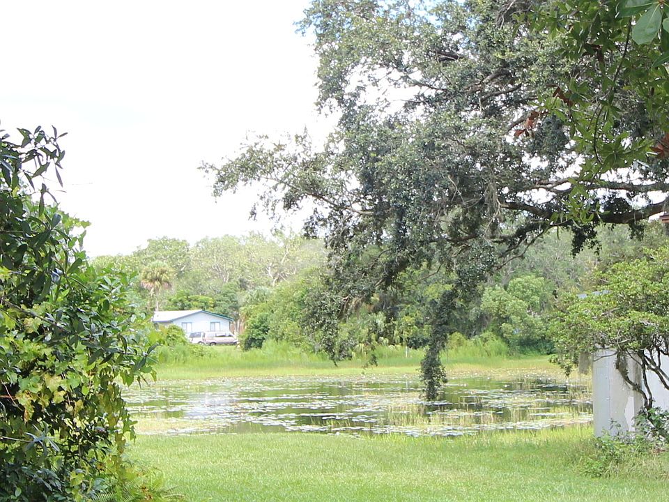 Lakefront on Lake Gregory