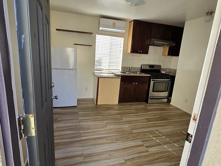 629 S Meridian Ave #C — Photo 3