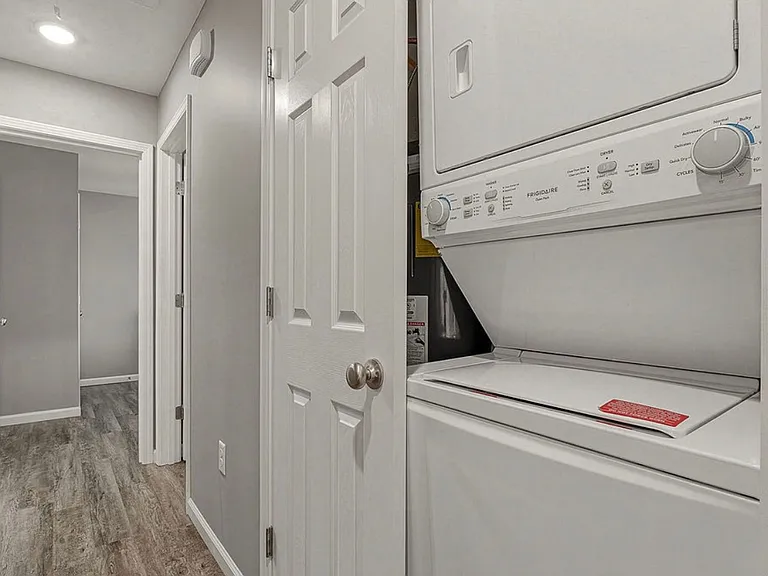 4504 Regina Ct — Photo 12