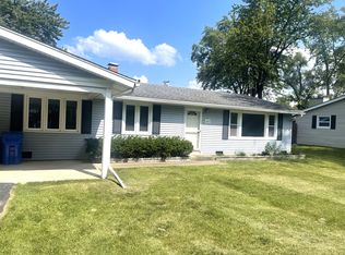 1023 Oak Ridge Rd, Carpentersville, IL 60110