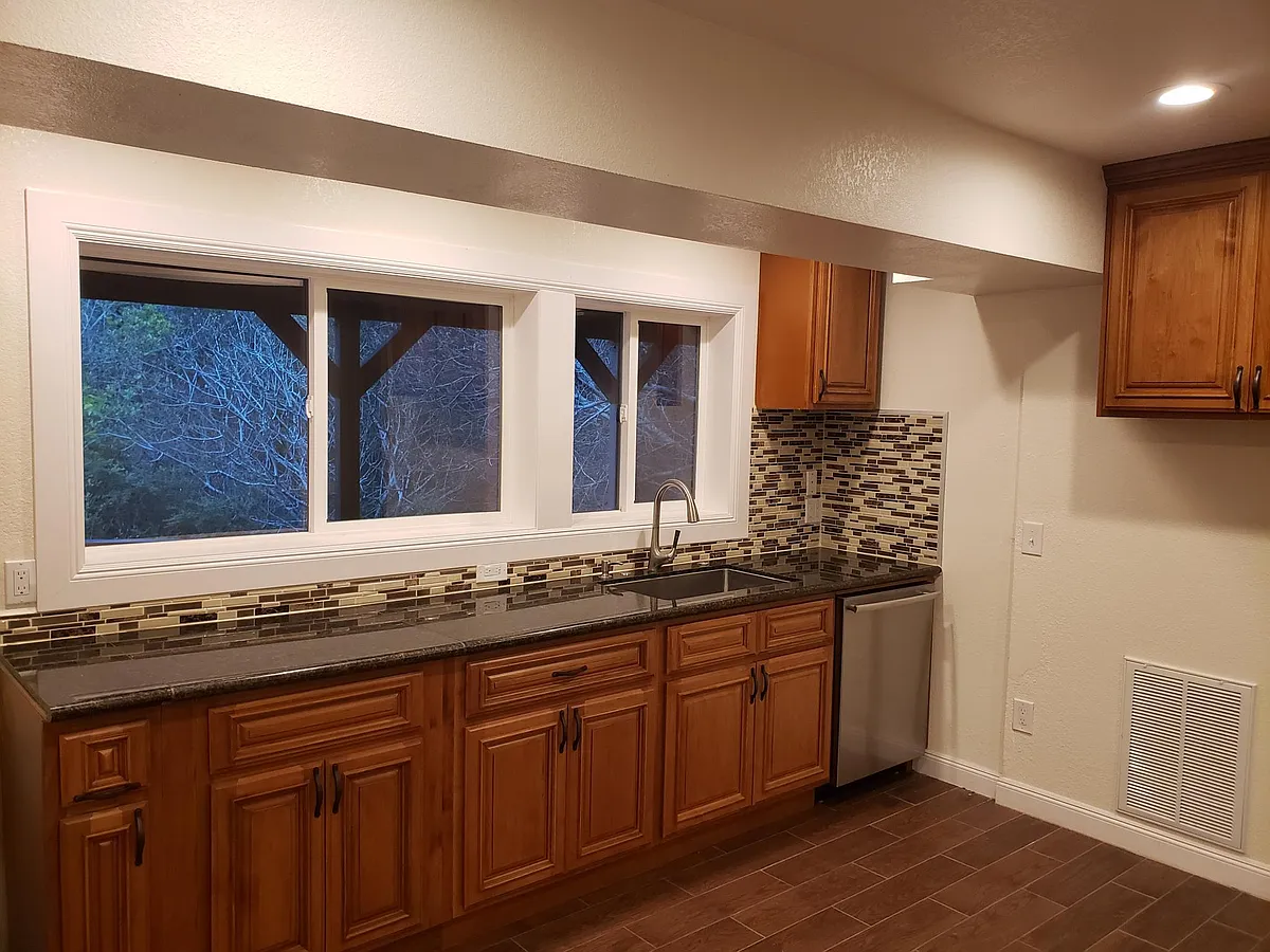 Photo 2 of 11 - 26 Blackhawk Ln #B - Burlingame, CA Building Photo - 26 Blackhawk Ln #B