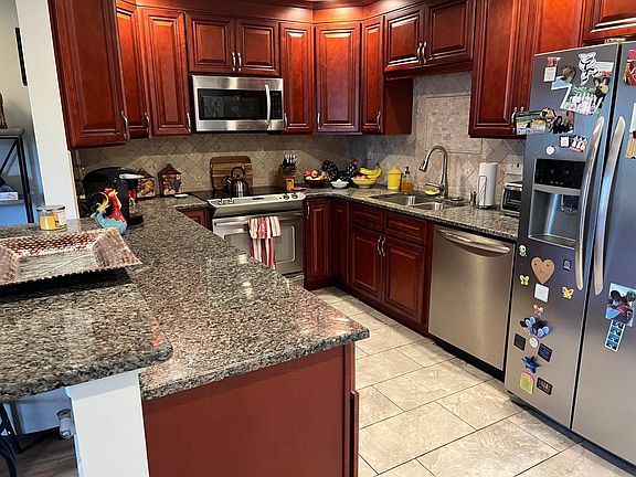 3rd image of 93 Stonegate Vlg