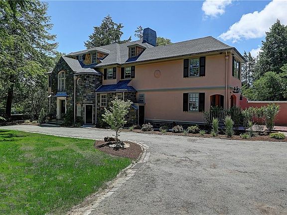 2nd image of 288 Blackstone Blvd
