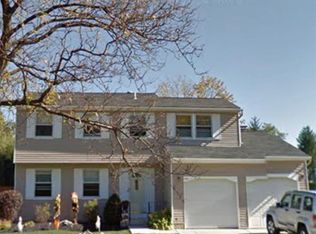 14 Chapel Glen Dr, Hamburg, NY 14075