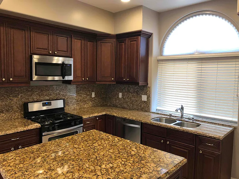 2027 W Bella Ln — Photo 12