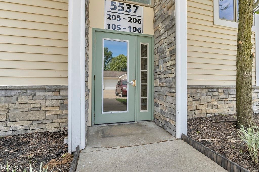 5537 Beavercrest Dr APT 106