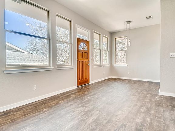 3rd image of 16 Crystal Creek Trl