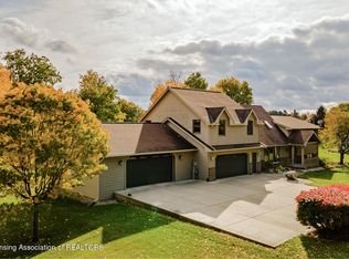 13320 Kenyon Rd, Grand Ledge, MI 48837