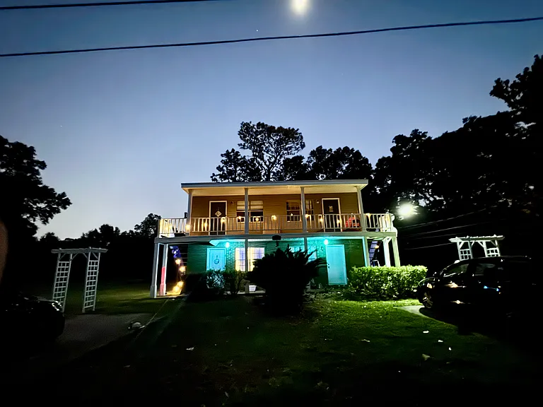 1625 Rebecca St — Photo 3