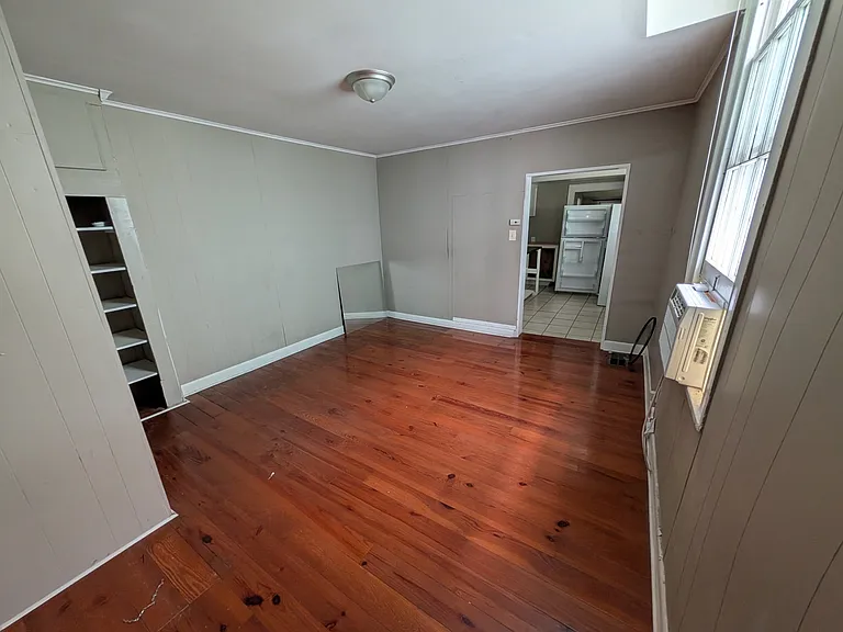 718 Congress St — Photo 3
