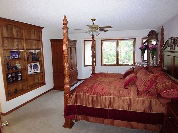  Master Bedroom with Built-ins!