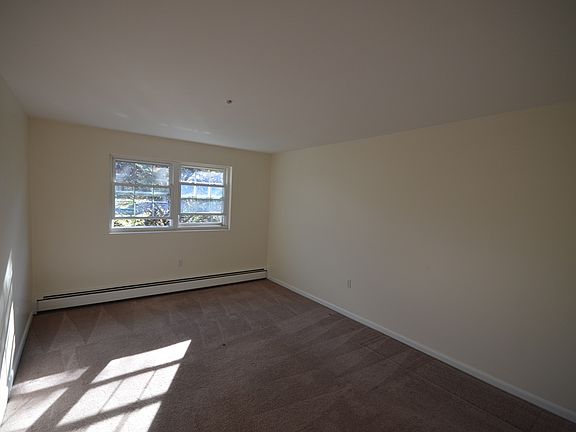 5th image of 40 Edgelawn Ave APT 5