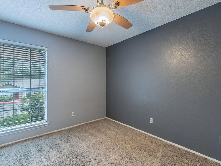 1015 E Yager Ln #172 — Photo 19