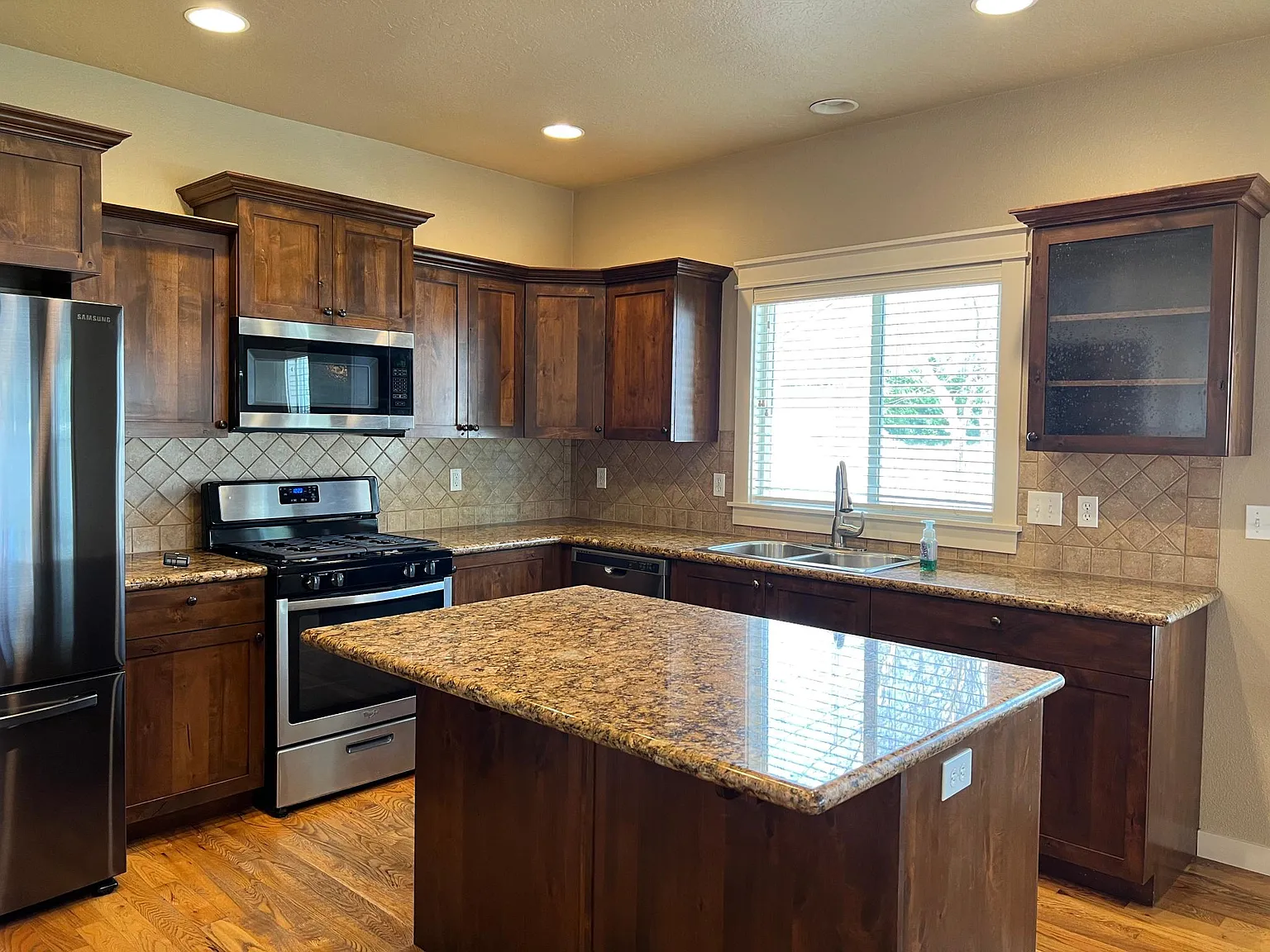 2880 E Shadowband St — Photo 3