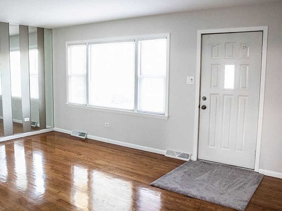 3rd image of 16416 Roy St