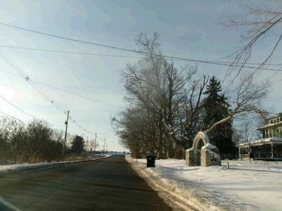 Exterior Neighborhood (street photo)