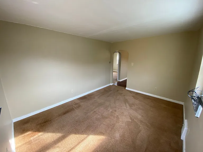 154 Columbus Way — Photo 4