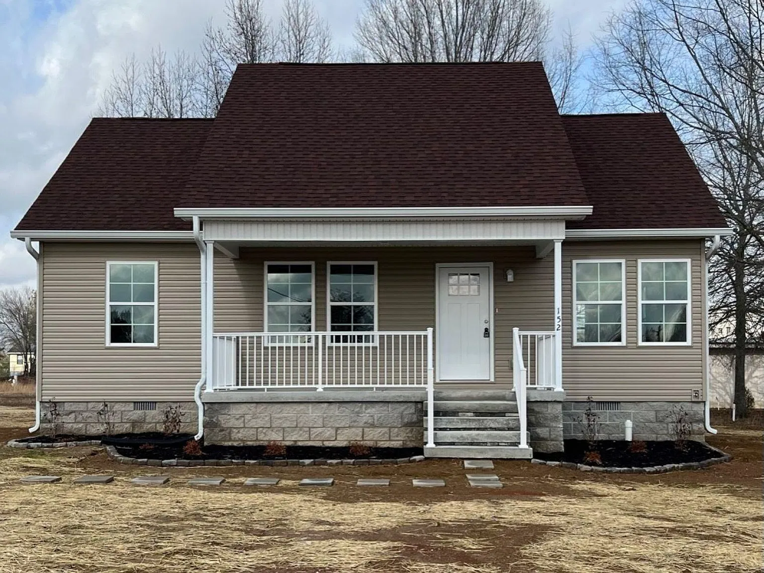 3 bed, 1100 sqft, $1,700 — Photo 1