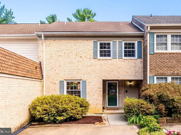 1123 Moorefield Hill Ct SW, Vienna, VA 22180