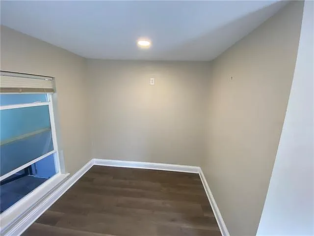 1 bed, 1.0 bath, 650 sqft, $950 — Photo 2