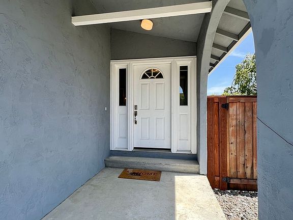 3rd image of 3344 Sunview Dr