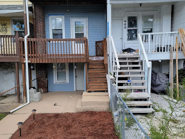 642 W Penn St — Photo 2