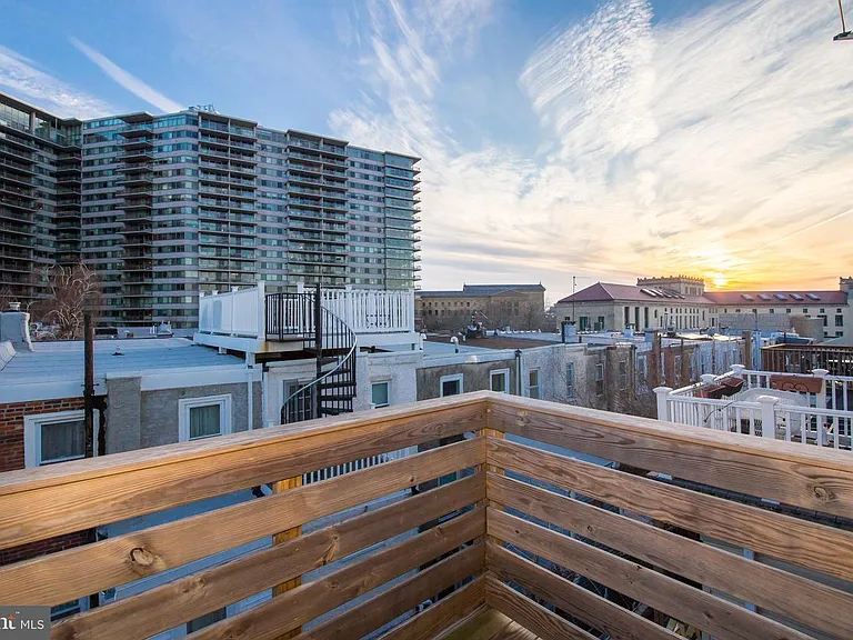 2430 Perot St — Photo 13