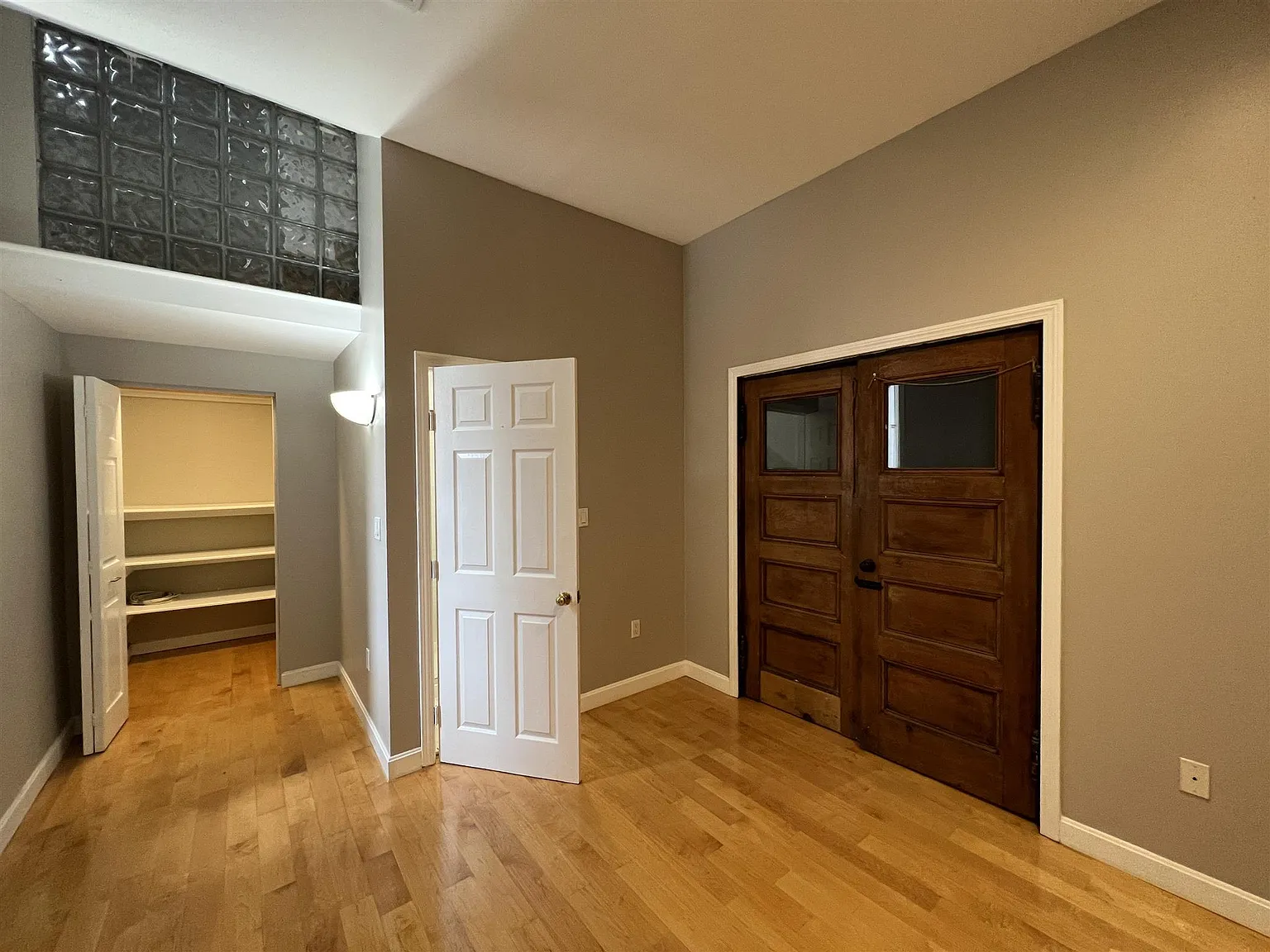 2 bed, $3,800 — Photo 3