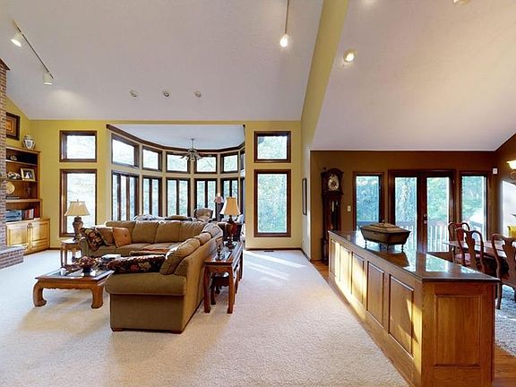 4th image of 8909 Woodacre Ln