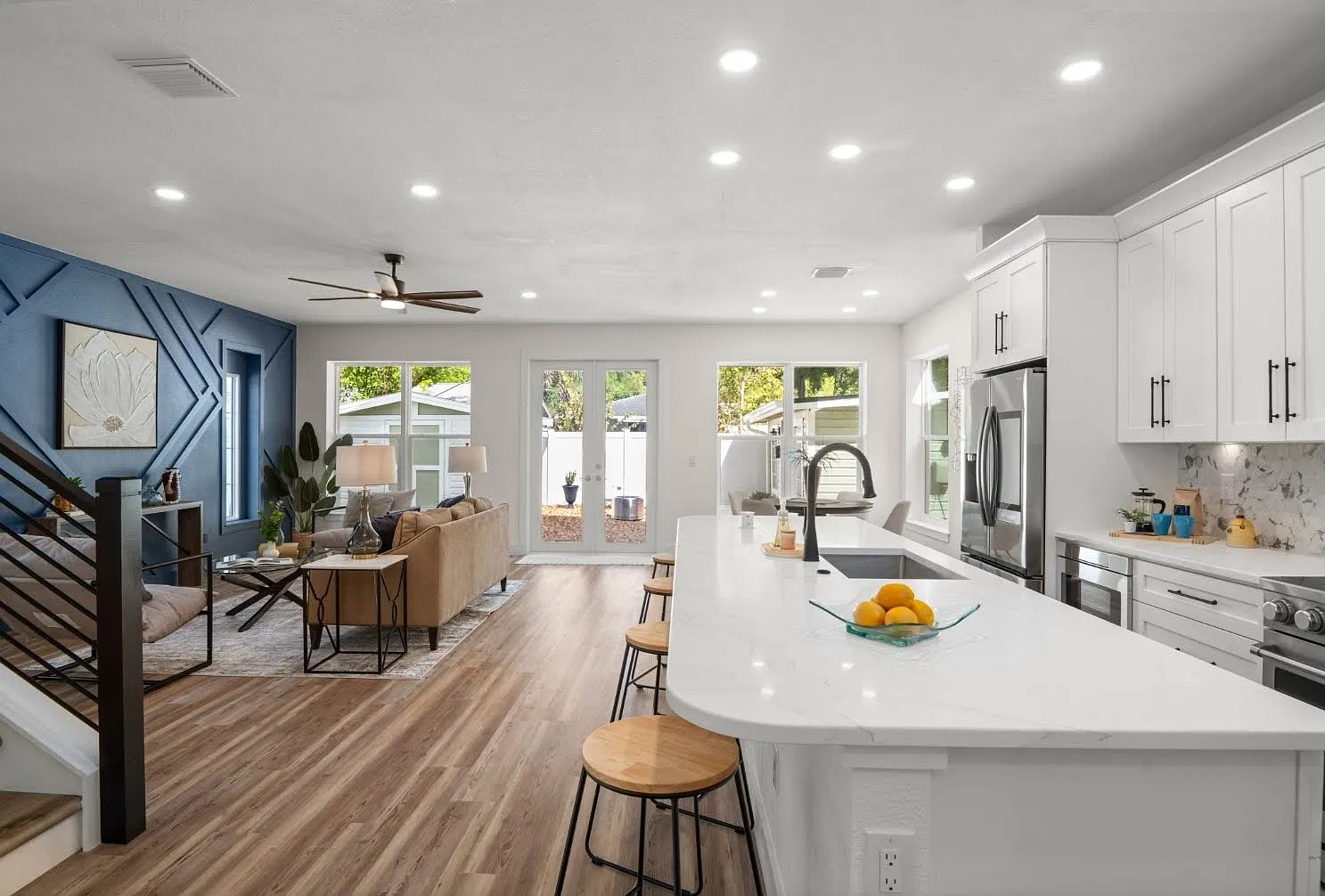 3505 N Dartmouth Ave — Photo 2