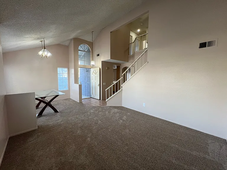 2901 Snow Creek Ln — Photo 4