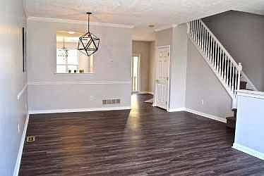 1st image of 419 Woodstock Ln