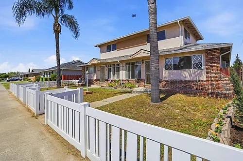2105 Royal Dr #1 Photo 1