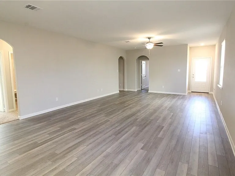 509 Washington Dr — Photo 6