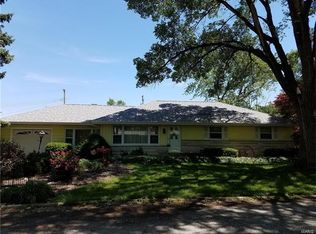 1030 Meadow Ln, Saint Charles, MO 63303