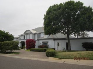 202-204 Regal Dr, Laredo, TX 78041