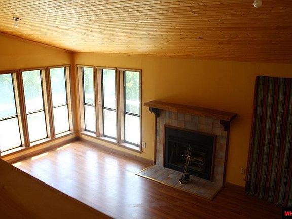 3rd image of 215 Ginger Ln