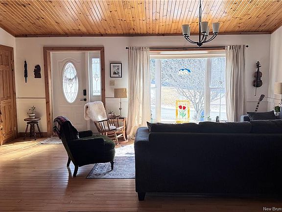3rd image of 217 Barrett St