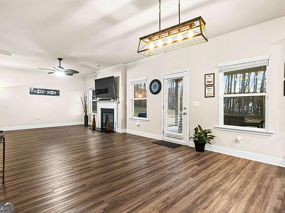 3rd image of 61 N Village Cir