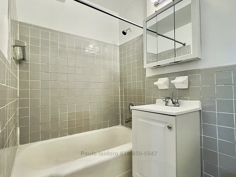 222 E 17th St #4A — Photo 9