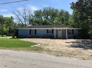 305 Miles Rd #A, Bacliff, TX 77518