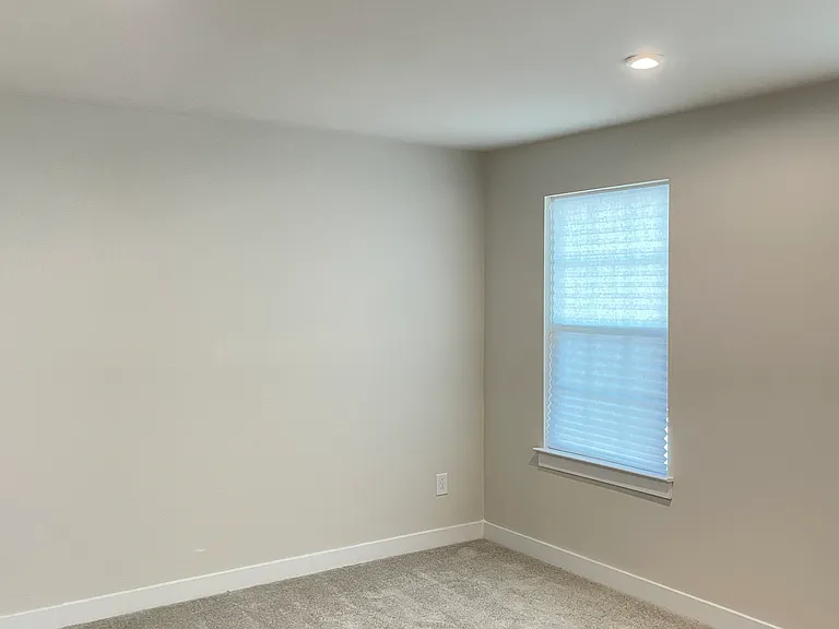 1840 Meredith Pl — Photo 18