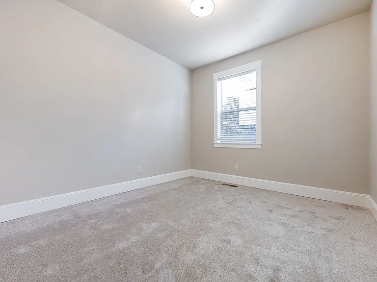 216 NE Tillamook St #A — Photo 24