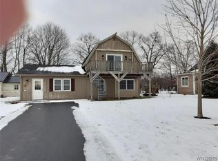 2427 W Creek Rd, Newfane, NY