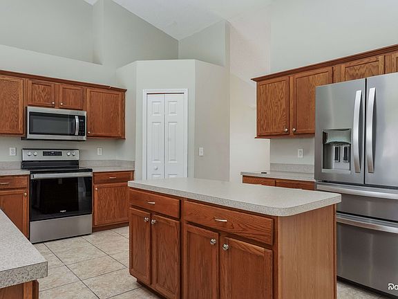 3rd image of 679 Cotulla Dr