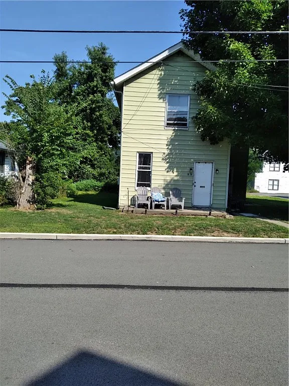 600 5th Ave photo 1