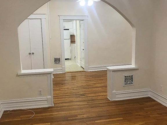 3rd image of 4335 Shaw Blvd