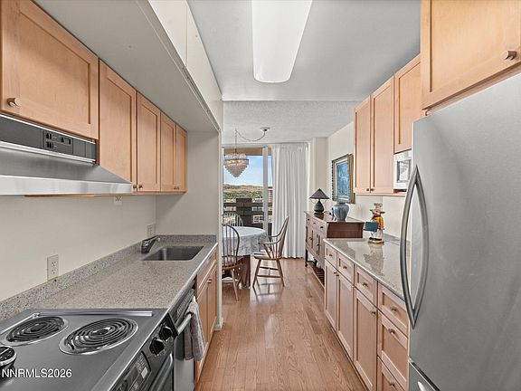 4th image of 100 N Arlington Ave Unit 20J