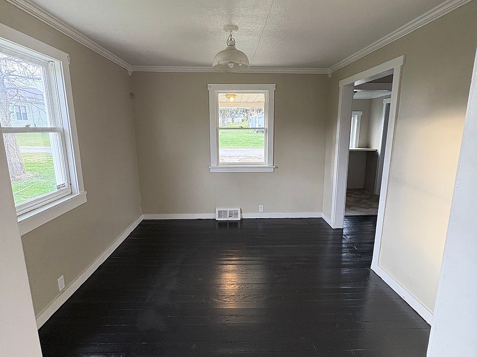 2nd image of 1009 1st St